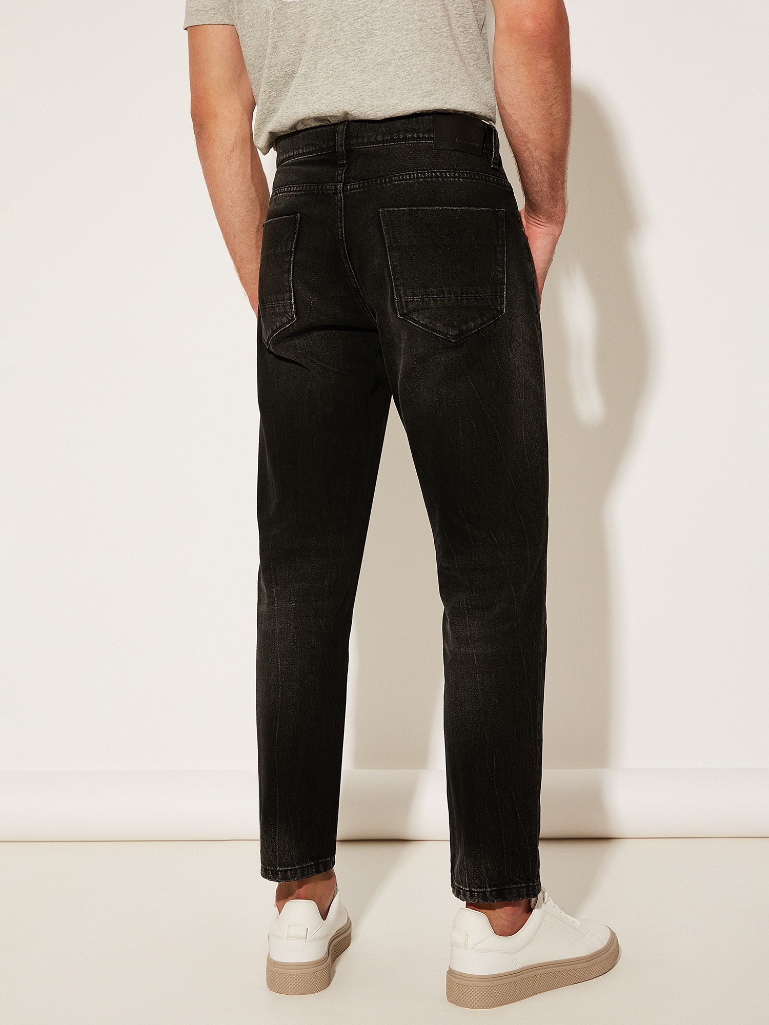 Чёрные джинсы с эффектом размытой окраски 20LINE IDJ00026 - фото 4